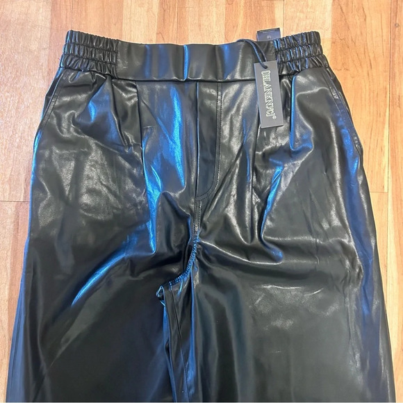 Blank NYC NWT Faux Leather Night Crawling Pants - Picture 12 of 12